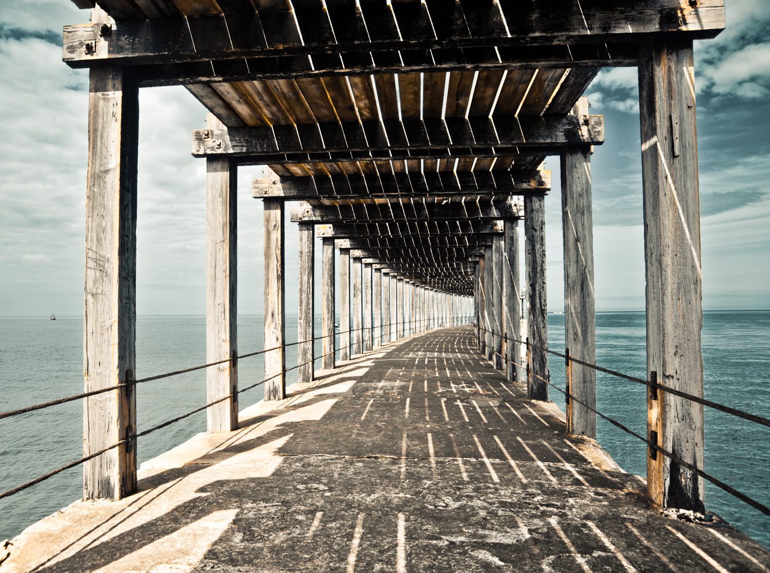 whitby pier landscape photography stuart coleman