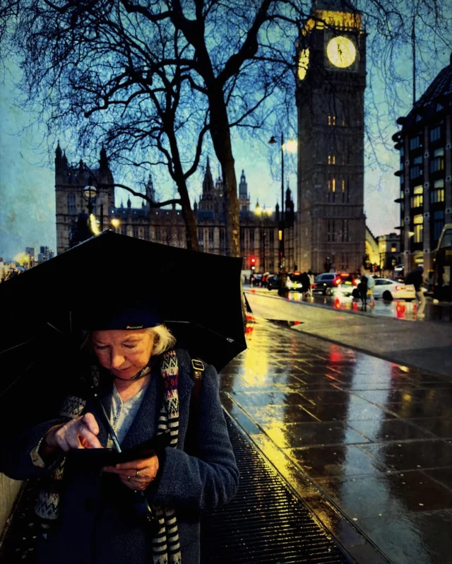 Blue hour in the rain with Lottie #rainy #bluehour #london #westminster #colour #photography #texture #nikon #28mm